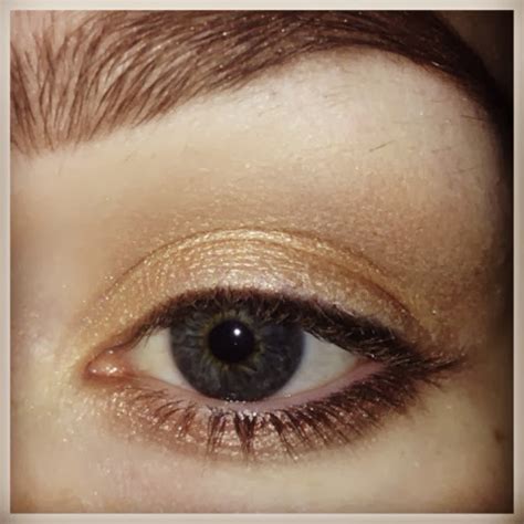 Shannon Bowes Everyday Eye Make Up Tutorial Featuring Urban Decay Naked Palette