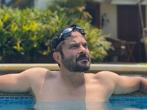 Anil Kapoor Goes Shirtless And Works Out In 110° C Says ‘its Time To