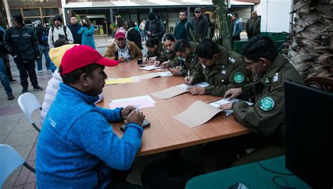 Registran largas filas en comisarías para excusarse de votar en