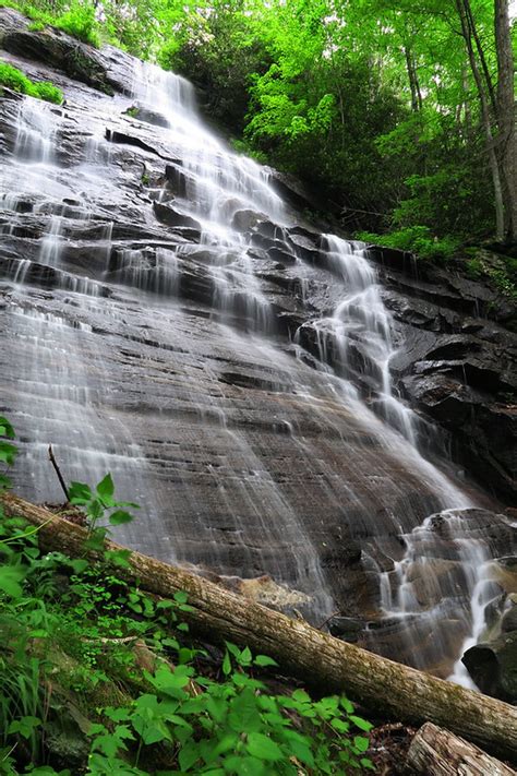 North Carolina Waterfalls - dwhike