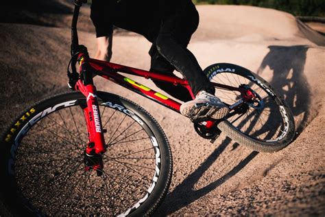 Marzocchi Introduces The Bomber Dj Mtb Magcom