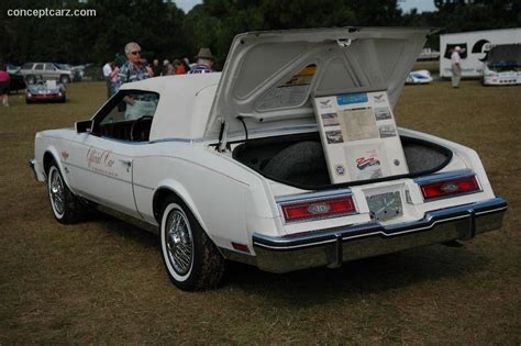 1981 Buick Riviera - Information and photos - MOMENTcar