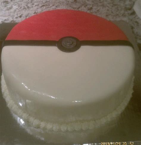 Pokemon Pokeball Birthday Cake Decorated Cake By Eicie Cakesdecor