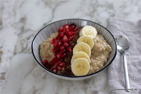 Haferflocken Porridge Mit Leinsamen Granatapfelkernen Und Banane