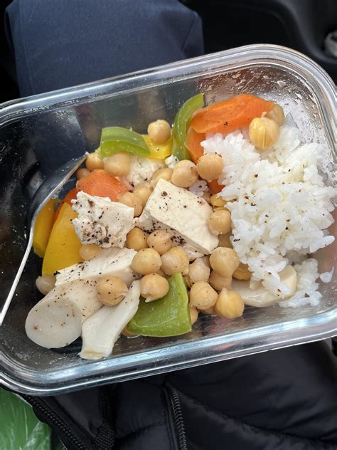 My go-to lunch. Only haters will say it looks bland : r/ShittyVeganFoodPorn