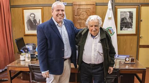 Pepe Mujica Firmó El Título Dr Honoris Causa De La Unsl Noticias