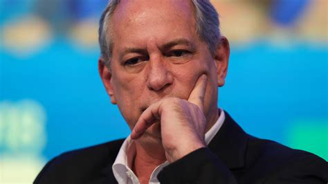 Ciro compara salário de Moro ao de médicos e deixa categoria furiosa