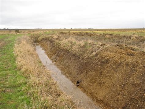 Ditch By Folly Farm © Hugh Venables Cc By Sa20 Geograph Britain