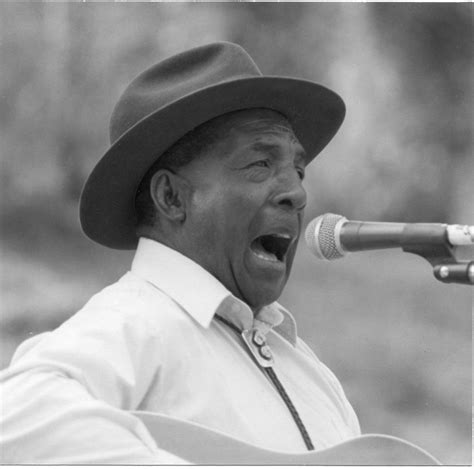 Smithsonian Folkways Spotlights Black Appalachian Musician John Jackson