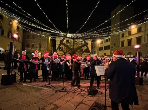 Il Borgo Del Natale Una Festa Di Luci Colori E Tradizione Saturno