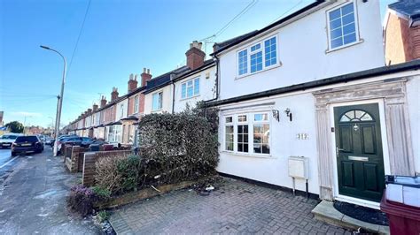 Gosbrook Road Caversham Berkshire Rg4 2 Bed End Of Terrace House £