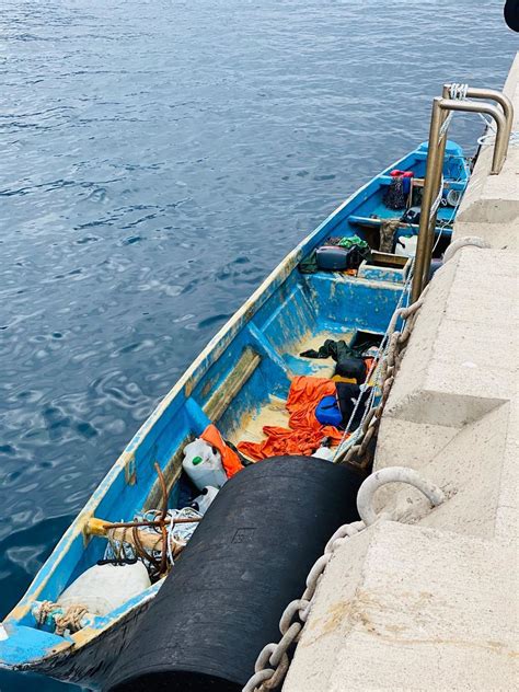 Migranten Bereiken Met Boot De Haven Van Tazacorte La Palma Info