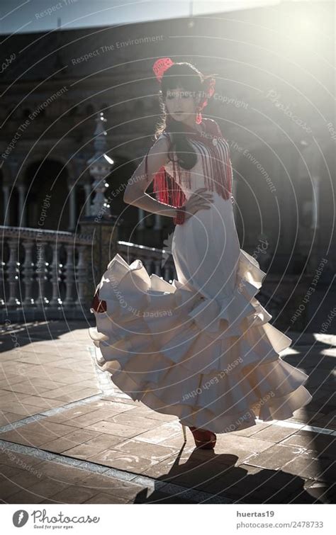 Junge Eleganz Flamenco Tänzerin ein lizenzfreies Stock Foto von Photocase