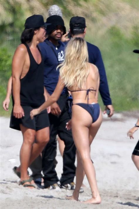 Hot Sexy Huntington Parson Bikini Pics