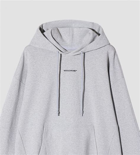 Monochrome - Lifestyle oversize fashion