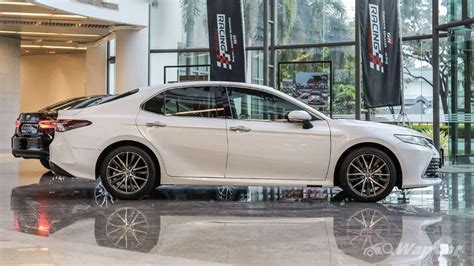 Lakaran Awal Toyota Camry Generasi Baharu Dengan Inspirasi Crown