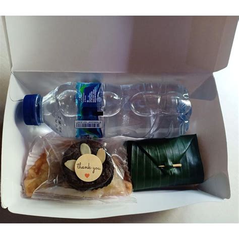 Kue Kotak Air Mineral Botol