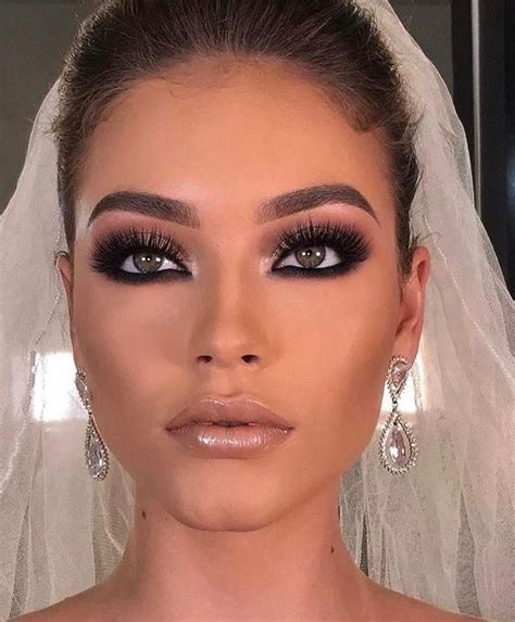 Really Great Bridemakeup Dramatic Bridal Makeup Dramatic Wedding Makeup Perfect Wedding Makeup