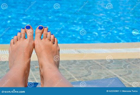 Girl Relaxing Near Waterpool Stock Image Image Of Legs Barefoot 62232801