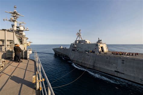 DVIDS - Images - USS Abraham Lincoln conducts a fueling-at-sea [Image 3 ...