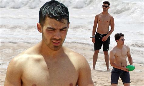 Joe And Nick Jonas Take Off Their Shirts In Hawaii Daily Mail Online