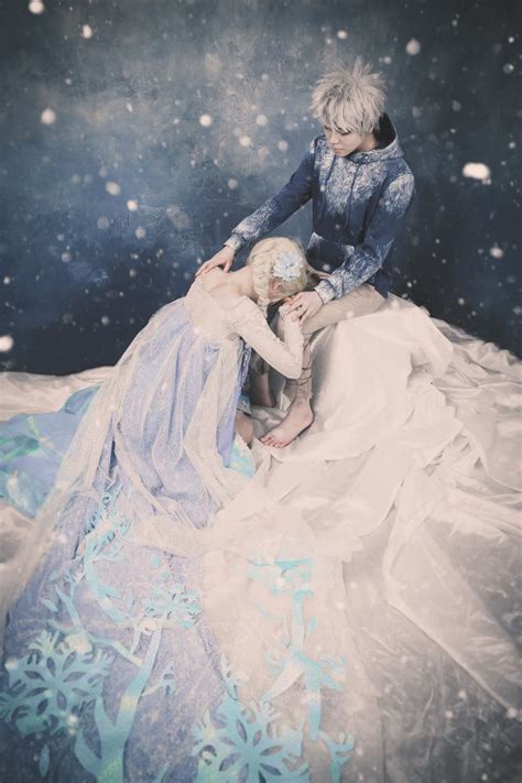 Fans help Jack Frost and Queen Elsa find magical, frosty love Jack Frost Cosplay, Elsa Cosplay ...