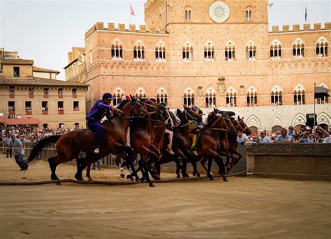 Il Nicchio Trionfa Nella Prima Prova Del Palio Di Siena