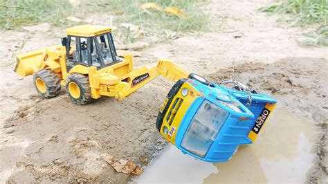 Tata Ace Gold And Bajaj Auto Rickshaw Accident Pulling Out Jcb Dx