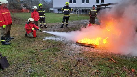 Jugend Bung Brandbek Mpfung Freiwillige Feuerwehr Wartberg Im