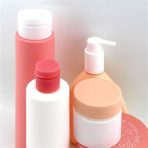 Уникальный дизай серийной упаковки для косметики | Hand soap bottle ...