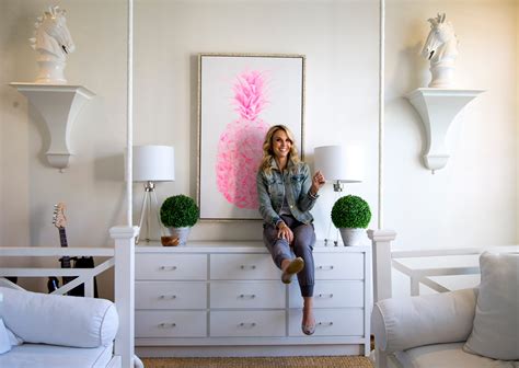 Elisabeth Hasselbeck Abs