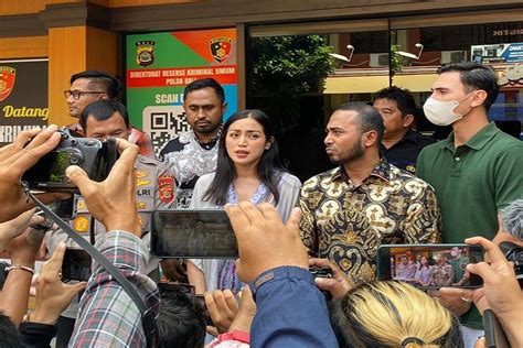 Artis Jessica Iskandar Datangi Polda Bali Minta Penjual Mobilnya Ditangkap