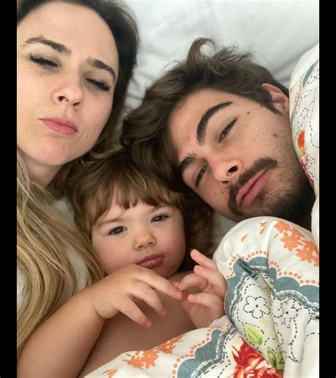 Foto Clara Maria filha de Tatá Werneck e Rafa Vitti completou dois