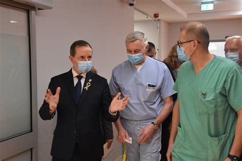 Marsza Ek Senatu Prof Tomasz Grodzki Odwiedzi Szpital Miejski W