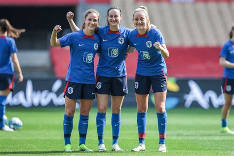 Spanje Nederland Op Tv Hoe Laat En Op Welke Zender Zijn De Oranje