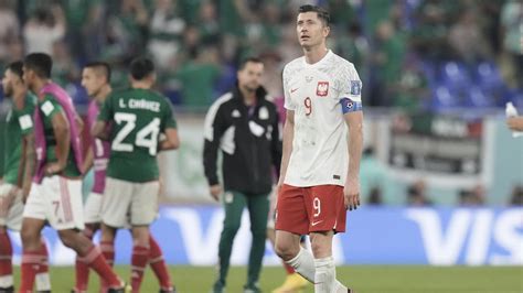 KISALFOLD Foci Vb 2022 Lewandowski mezt ajándékozott egy szaúdi