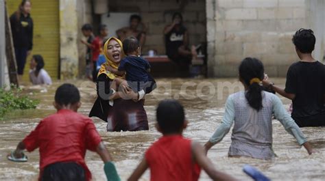 57 Rt Di Jakarta Kebanjiran Cipinang Melayu Terparah Banjir 1 5 Meter