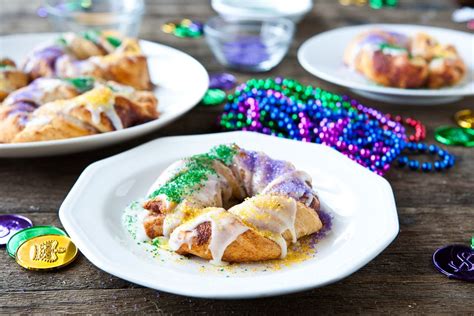 Easy Mini King Cakes For Mardi Gras Mini King Cakes King Cake Recipe King Cake