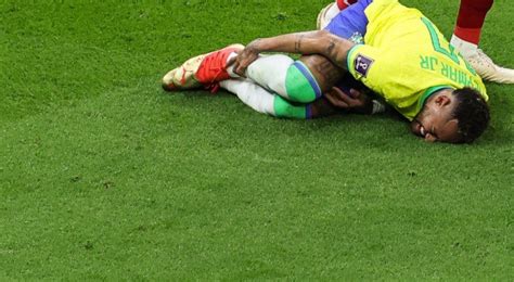 Neymar Machucado O Que Aconteceu Neymar Neymar Ainda Vai Jogar Na