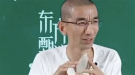 东方甄选ceo：董宇辉是总裁级主播，现在都是他给我安排任务我回复收到新浪新闻