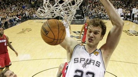 Spurs re-sign Tiago Splitter after career year | CBC Sports