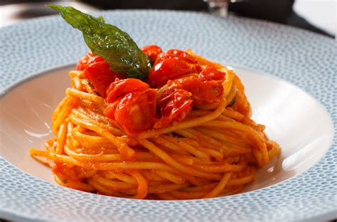 SPAGHETTI AL POMODORO - La Panetteria Restaurante