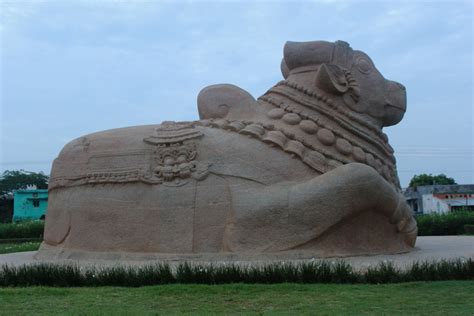 Journeys across Karnataka: Basavanna Temple, Lepakshi