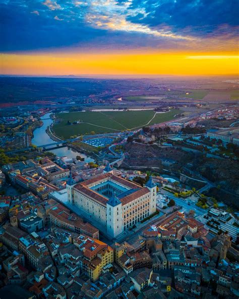 [Not What You'd Expect] El Alcazar de Toledo - Should You Visit?