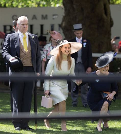 Sarah Ferguson Curtsy To The Queen At Royal Ascot With Prince Andrew