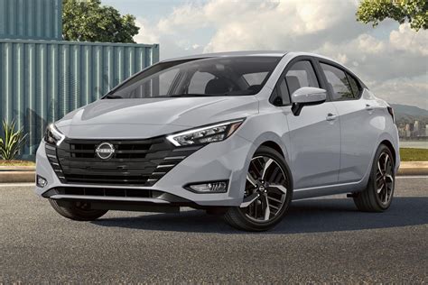 Nissan Versa 2023 todo sobre el facelift del sedán compacto