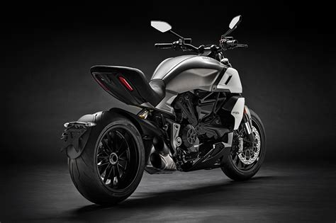 Ducati Diavel First Look Review Rider Magazine