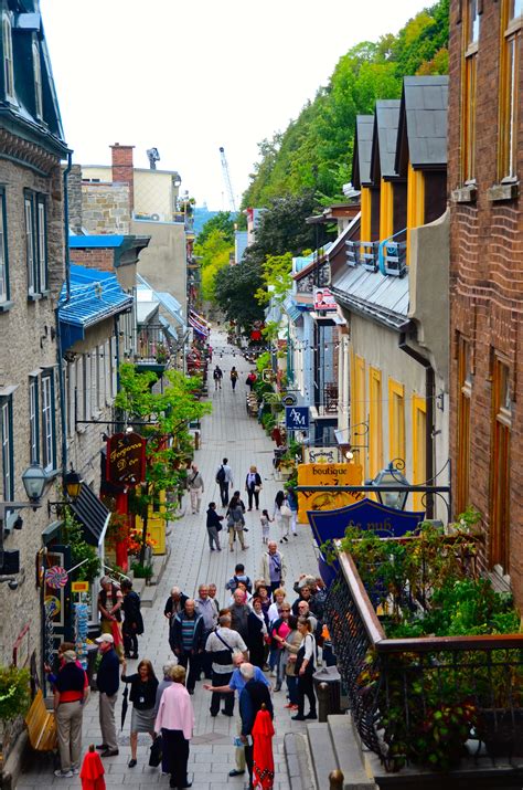 Quebec City Walking Tour — The City Sidewalks