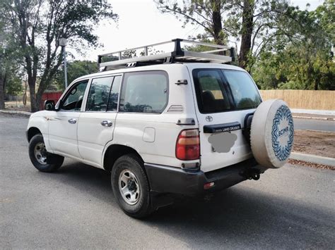 Toyota Land Cruiser HZJ 105 à Djibouti