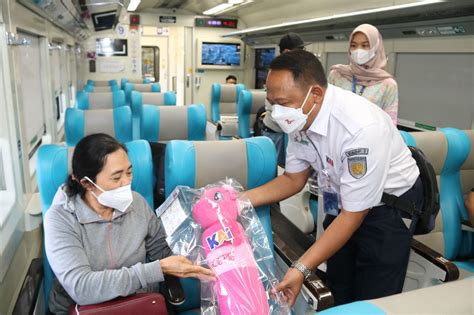 Kereta Api Ulang Tahun Ke 76 PT KAI Daop 3 Cirebon Bagi Bagi Ini